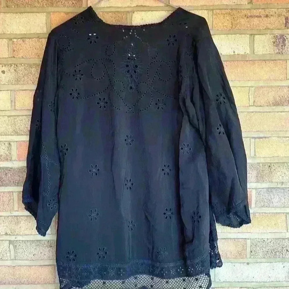 Johnny Was Black 3/4 Sleeve embroidered eyelet tunic style peasant blouse - Picture 7 of 10